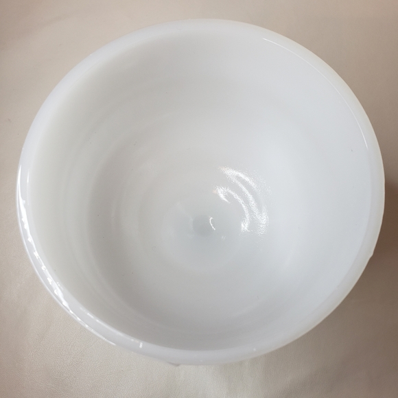 Vintage Milk Glass Pedestal Bowl White Footed Ribbed Planter Vase - Picture 4 of 12